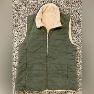Reversible Quilted‎ Sherpa Fleece Vest Olive Green and Cream Full Zip Sleeveless
